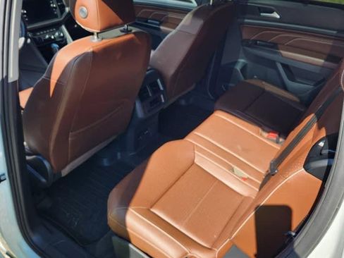 Used 2021 Volkswagen Atlas SE w/ Panoramic Sunroof Package image 9