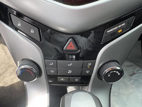 Used 2012 Chevrolet Cruze LS image 15
