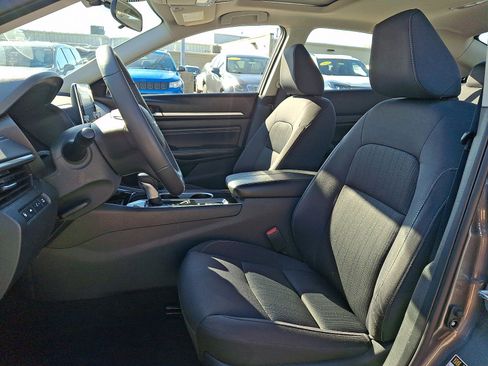 Certified 2022 Nissan Altima 2.5 SV w/ SV Premium Package FWD image 13