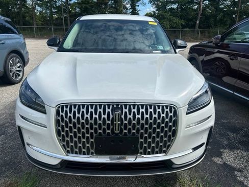 Used 2023 Lincoln Corsair AWD w/ Equipment Group 101A image 2