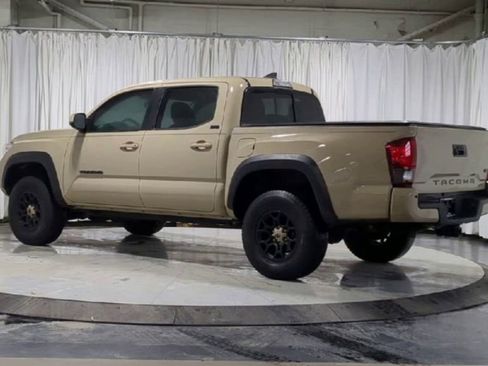 Used 2019 Toyota Tacoma SR5 image 6