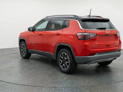 Used 2025 Jeep Compass Trailhawk AWD/4WD image 6