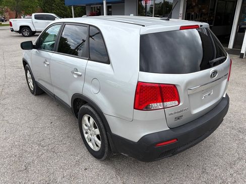 Used 2011 Kia Sorento 2WD image 6
