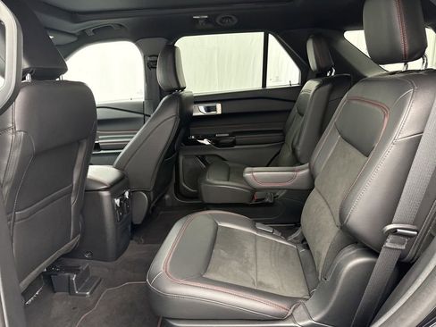 Used 2023 Ford Explorer ST-Line AWD/4WD image 11