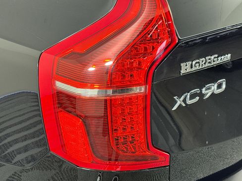 Used 2025 Volvo XC90 B6 Plus image 35