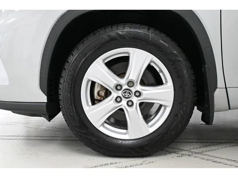 Used 2020 Toyota Highlander L AWD/4WD image 25