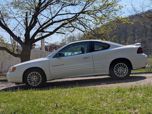 Used 2001 Pontiac Grand Am SE w/ Solid Value Appearance Pkg FWD image 28