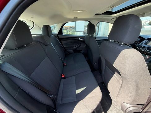 Used 2017 Ford Focus SEL w/ Cold Weather Package FWD image 15