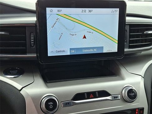 Used 2022 Ford Explorer XLT w/ Equipment Group 202A image 15