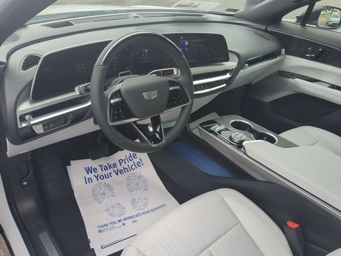 Certified 2024 Cadillac Lyriq Luxury RWD image 9
