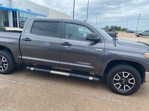Used 2018 Toyota Tundra SR5 w/ TRD Off Road Package AWD/4WD image 3