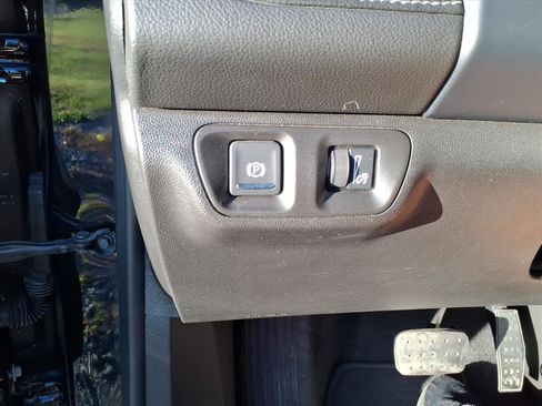 Used 2023 GMC Acadia SLT image 19