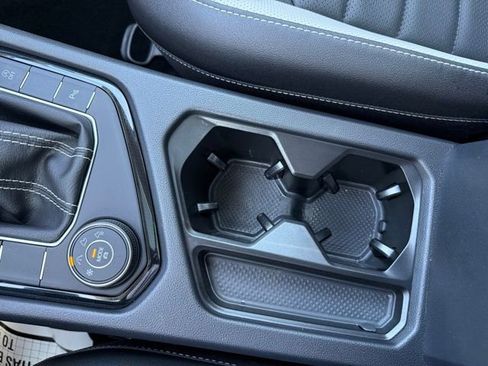 Certified 2025 Volkswagen Taos SEL image 20