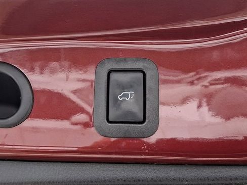 Used 2015 Toyota Highlander XLE image 30