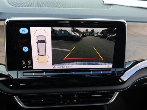 New 2026 Volkswagen Atlas SE image 24