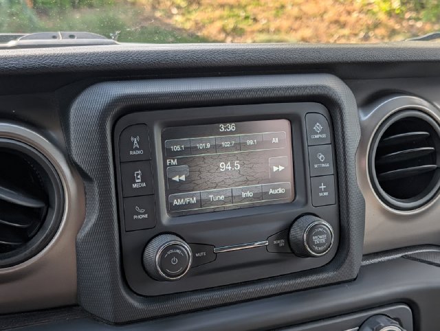Used 2018 Jeep Wrangler Unlimited Sport AWD/4WD image 18
