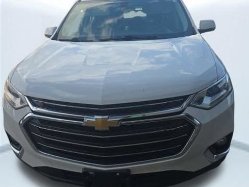 Used 2019 Chevrolet Traverse LT w/ LPO, Floor Liner Package FWD image 2