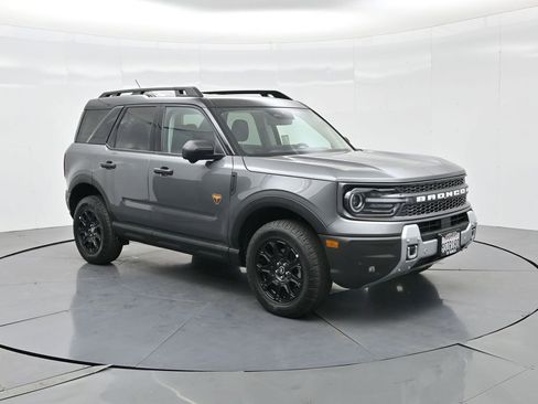 Used 2025 Ford Bronco Sport Badlands image 4