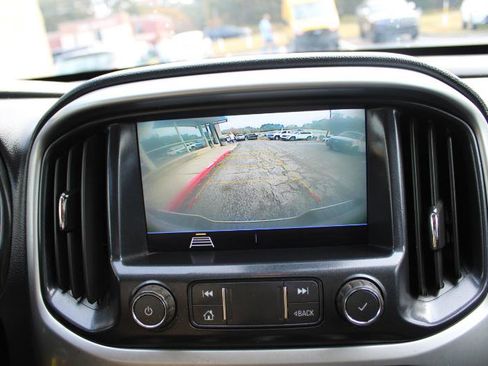 Used 2022 Chevrolet Colorado LT w/ Fleet Safety Package image 24