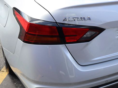 Used 2020 Nissan Altima 2.5 SL FWD image 24