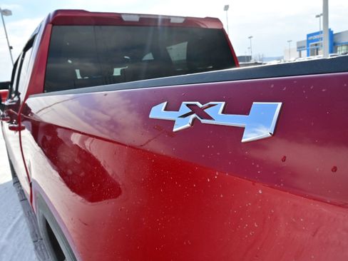 Used 2022 GMC Sierra 1500 Elevation w/ LPO, Elevation Black Package image 12