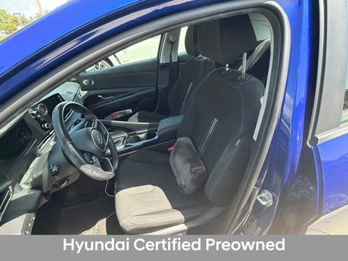 Used 2022 Hyundai Elantra SEL w/ Convenience + Premium Package FWD image 3
