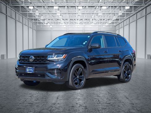 Certified 2023 Volkswagen Atlas SEL R-Line AWD/4WD image 9