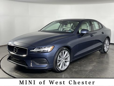 Used 2020 Volvo S60 T6 Momentum image 1