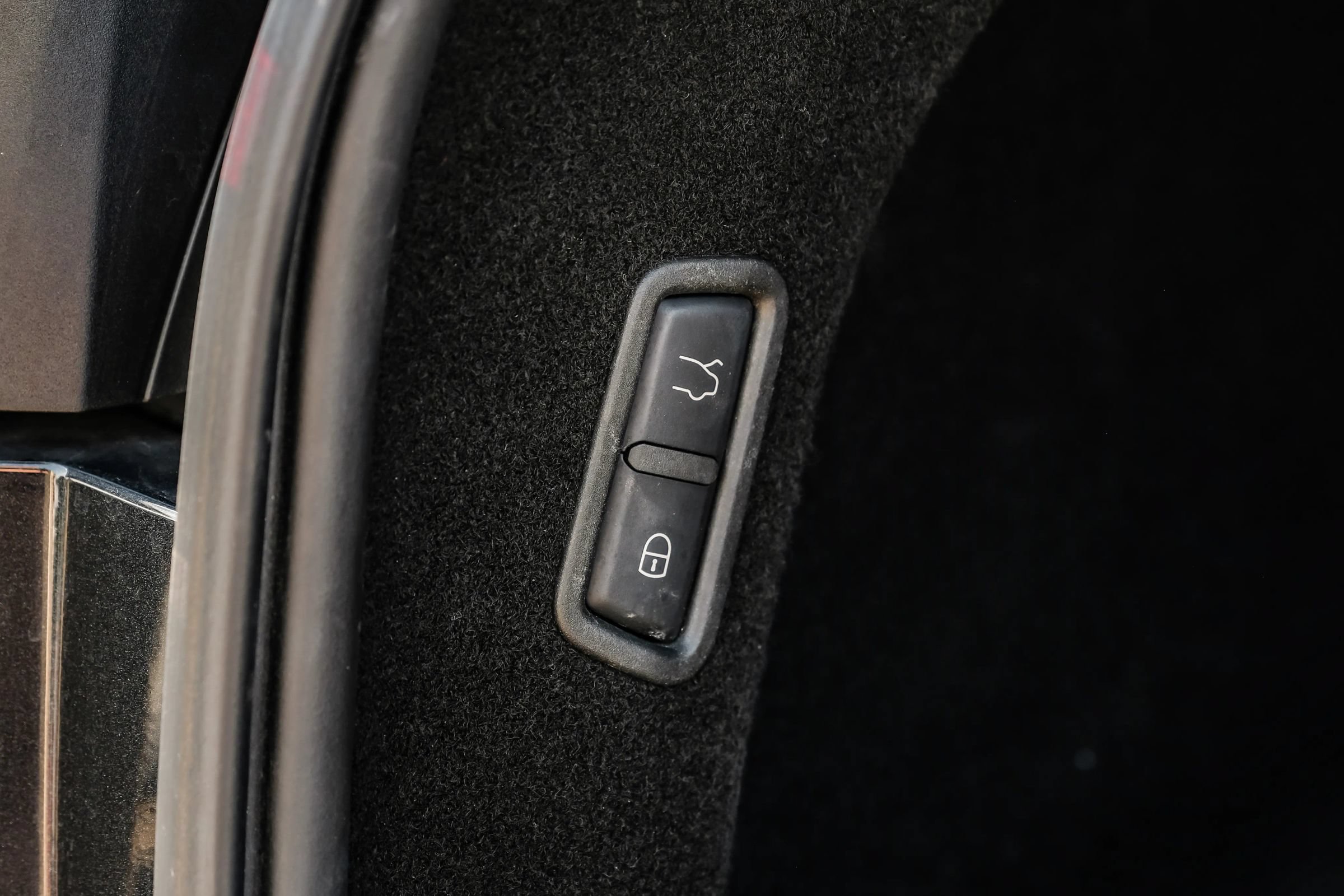 Used 2021 Maserati Levante AWD/4WD image 68
