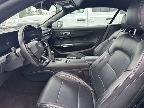 Used 2025 Ford Mustang Premium RWD image 8
