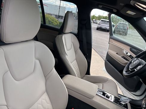 Used 2025 Volvo XC90 B5 Plus AWD/4WD image 26