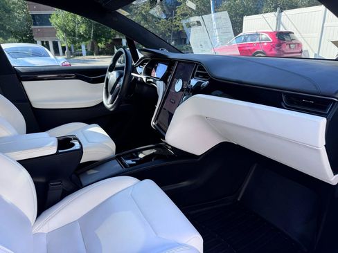 Used 2019 Tesla Model X Long Range AWD/4WD image 23