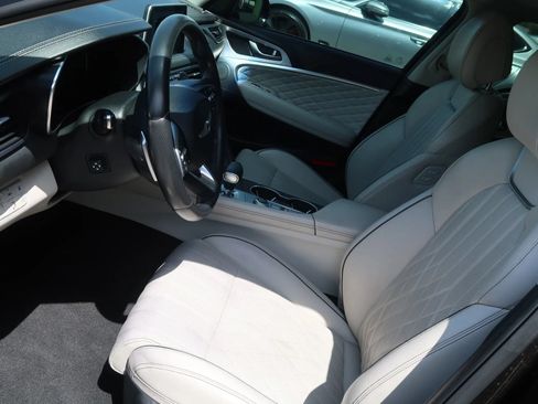 Used 2019 Genesis G70 2.0T Advanced w/ Prestige Package AWD/4WD image 16