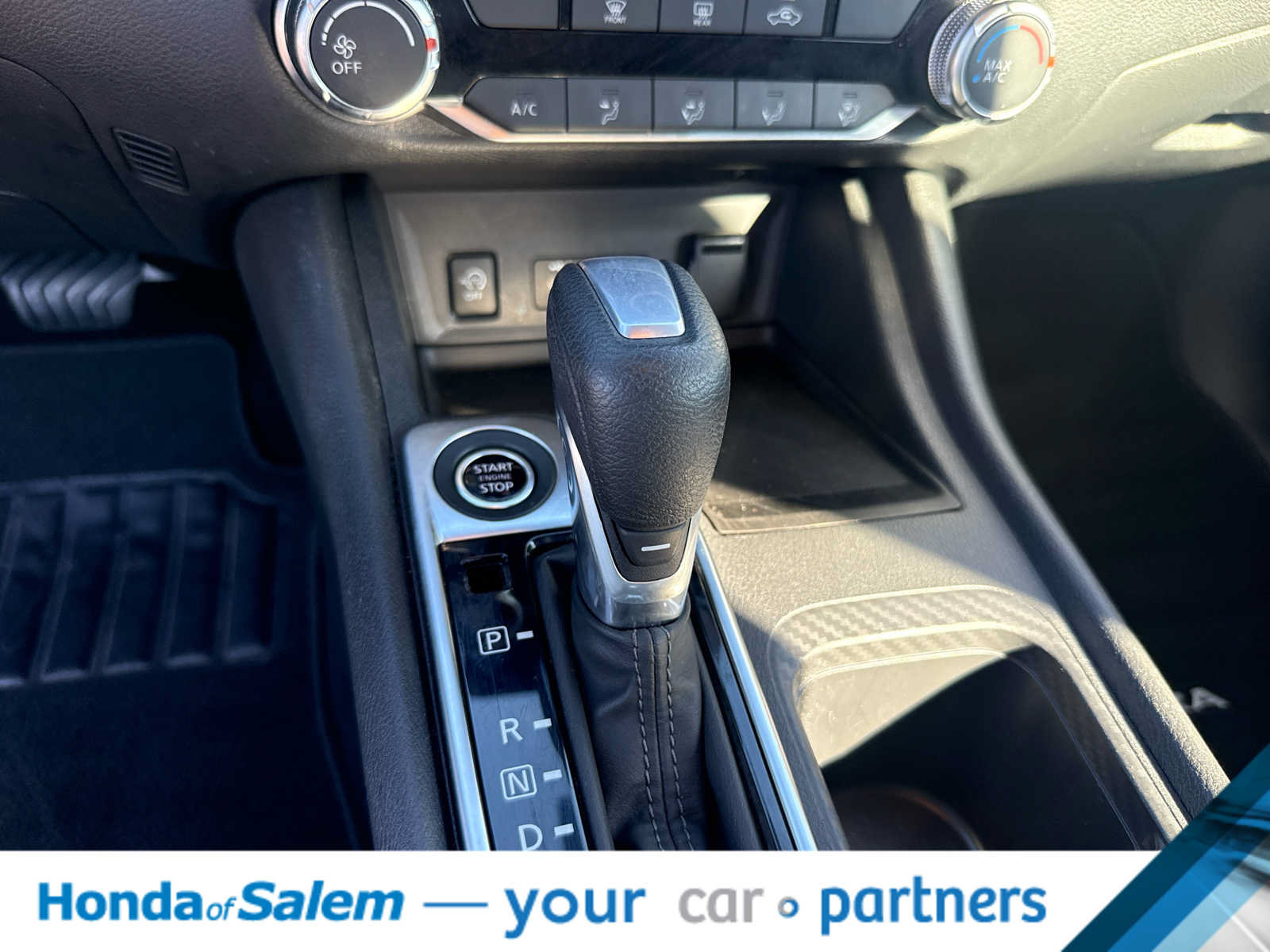 Used 2025 Nissan Sentra SV FWD image 18