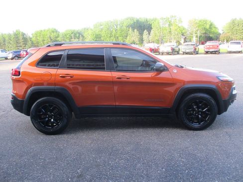 Used 2014 Jeep Cherokee Trailhawk w/ Technology Group AWD/4WD image 10