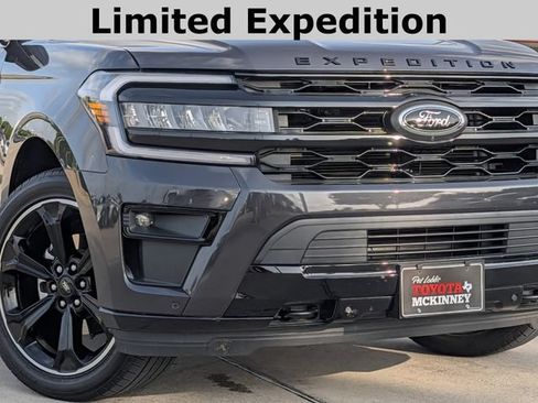 Used 2024 Ford Expedition Limited AWD/4WD image 3