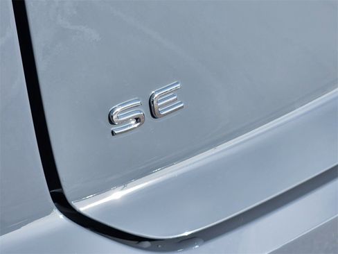 New 2026 Volkswagen Atlas Cross Sport SE image 29