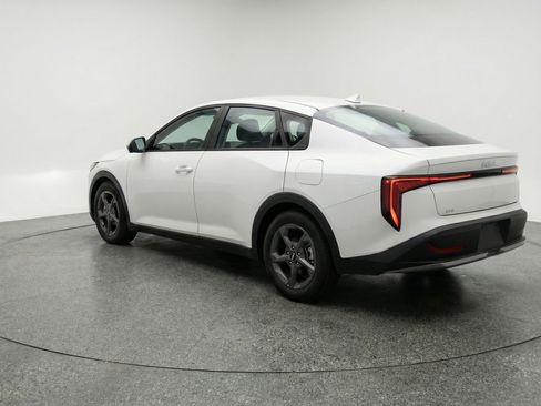 Used 2025 Kia K4 FWD image 6