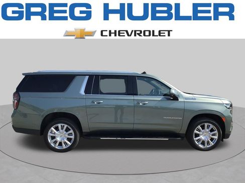Used 2023 Chevrolet Suburban High Country AWD/4WD image 5