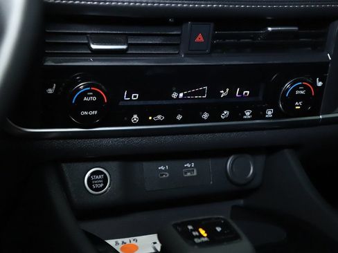 Certified 2023 Nissan Rogue SV w/ SV Premium B Package AWD/4WD image 30