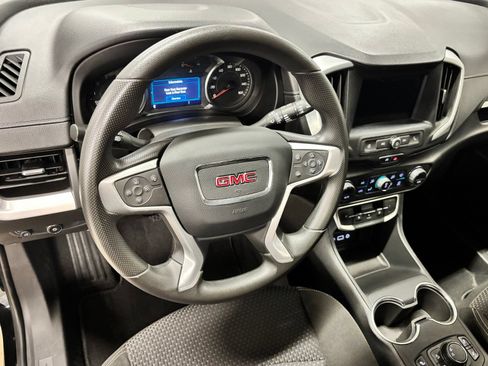 Used 2024 GMC Terrain SLE w/ Driver Convenience Package FWD image 15