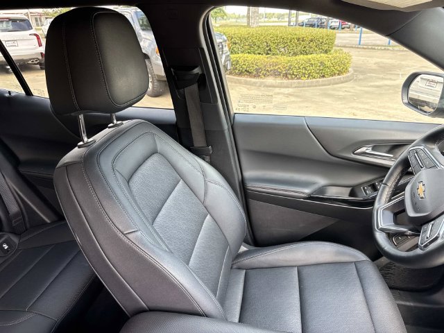 Used 2025 Chevrolet Equinox LT w/ Convenience Package II FWD image 11