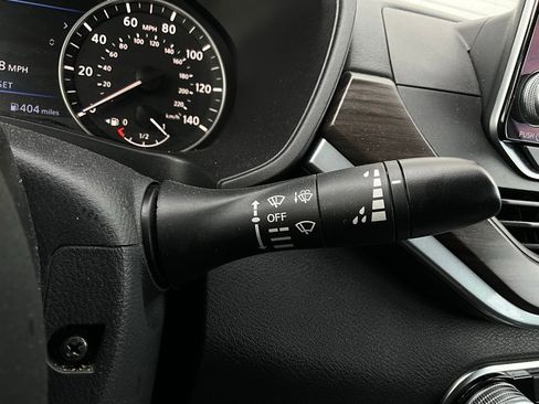 Used 2025 Nissan Altima 2.5 SV image 35