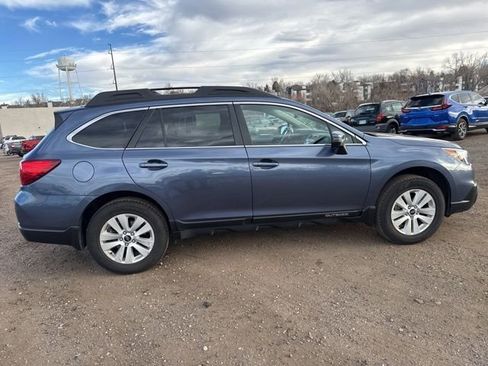 Used 2017 Subaru Outback 2.5i Premium image 7
