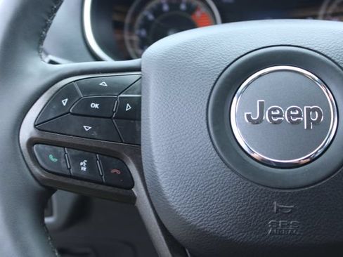 Used 2022 Jeep Cherokee Trailhawk AWD/4WD image 17
