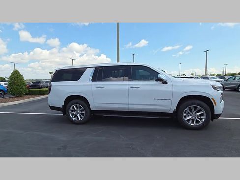 New 2026 Chevrolet Suburban Premier AWD/4WD image 22