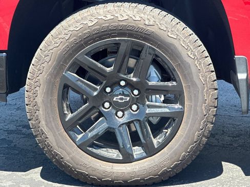 Used 2025 Chevrolet Silverado 1500 LT Trail Boss w/ Convenience Package II AWD/4WD image 43
