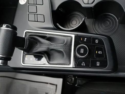 Used 2024 Kia Sportage LX FWD image 34