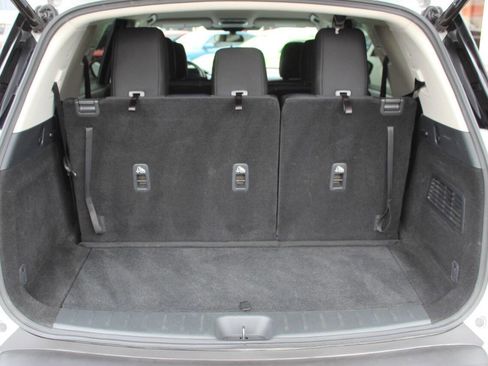 Used 2025 Nissan Pathfinder SV FWD image 13