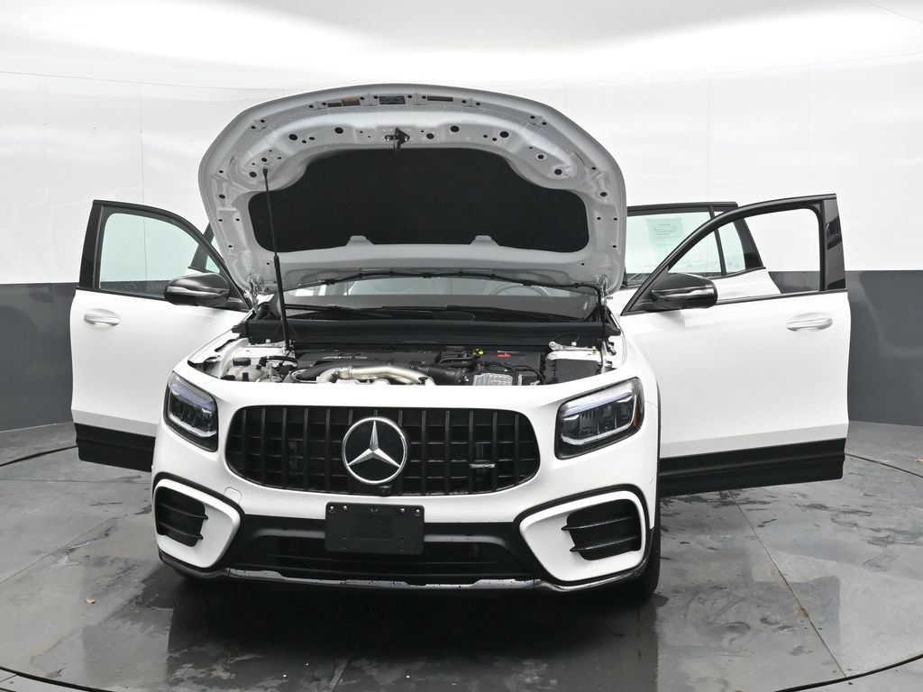 Used 2025 Mercedes-Benz GLB 35 AMG 4MATIC image 51